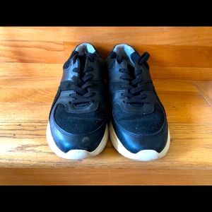 Everlane Black Trainer